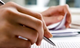 Nổi bật bằng bài luận… cá biệt