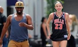 Miley Cyrus ‘mặc quần cũng như không’ xuống phố