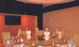 Muốn ngồi phòng vàng ở nhà hàng Long Đình phải thanh toán hoá đơn ít nhất 1.000 USD