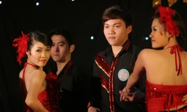 Khi vũ công là nữ sinh công sở