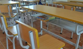 Trường chục tỷ, trò vẫn phải tự mua bàn ghế