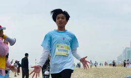 Hơn 1.000 người chạy 'Tiếp sức phòng chống thiên tai và biến đổi khí hậu'