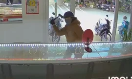 Truy tìm đối tượng dùng rìu đập tủ kính, cướp tiệm vàng ở Lâm Đồng