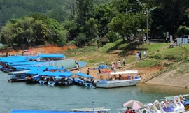 Một người bị nước cuốn mất tích khi câu cá tại hồ Tuyền Lâm