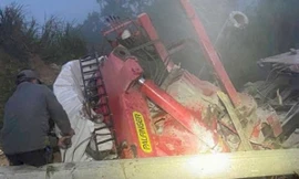 Xe container chở trụ điện lao xuống vực ở Lâm Đồng, 2 người tử vong