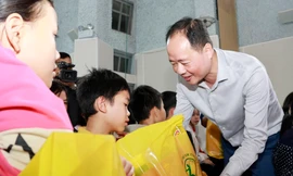 Hội trăng rằm của hàng trăm thiếu nhi đặc biệt