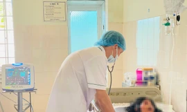 Sau 2 năm bị chó cắn, người phụ nữ ở Kon Tum nghi mắc bệnh dại