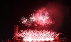 Sông Hàn hòa mình cùng 'Vũ điệu thiên nhiên' của hai đội Anh và Ba Lan