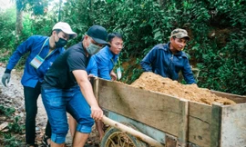 Áo xanh tình nguyện Đại học Đà Nẵng để lại nhiều ấn tượng đẹp nơi vùng sâu vùng xa