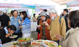 Khách du lịch Đà Lạt được miễn phí ăn… rau 