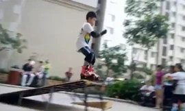 Trẻ em Sài Gòn tập trượt patin