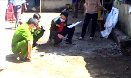 Ông lão chết thảm vì cưa đầu đạn 105 ly