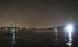 30 thợ lặn trắng đêm tìm người mất tích vụ đắm tàu