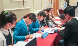 Khách hàng chỉ nhận được thông tin hết hàng và tiền chênh ngay tại ngày mở bán đầu tiên.