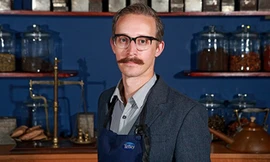 Sebastian Michaelis vừa được công ty mua bảo hiểm 1,6 triệu USD cho chiếc lưỡi. Ảnh: Tetley.