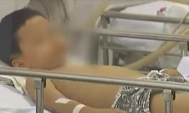 Bé trai nghi bị mẹ tiêm thuốc độc đã xuất viện