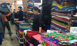 Ban quản lý chợ Đồng Xuân có áp đặt giá?