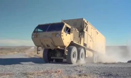 Pháo laser Mỹ bắn hạ đạn cối, máy bay