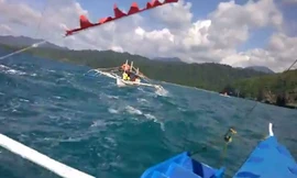 Chế tạo thuyền “càng cua” chống chọi sóng dữ