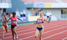 Vũ Thị Hương (phải) thất bại toàn tập ở ASIAD năm nay. Ảnh: Đức Đồng.