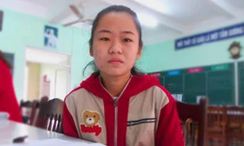 Vắng cha, mất mẹ, em Lê Thị Hồng Lê gắng gượng vượt qua nỗi đau, nỗ lực trong học tập.