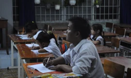 Tình yêu dang dở vì mù chữ, chàng trai 22 tuổi đi học... lớp 1