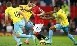 Sự thay đổi chiến thuật của HLV Van Gaal khiến Di Maria hụt bước.