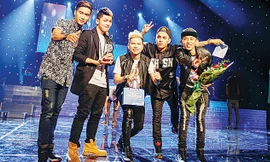 “Tương tư” của FB Boiz dễ dàng thuyết phục được Hội đồng Thẩm định Bài hát Việt nếu không dính phốt đạo beat. Ảnh: baihatviet.vtv.vn.