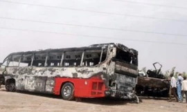 Xe buýt đụng xe tải, 10 người thiệt mạng