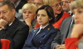 Nữ tổng chưởng lý gây sốc vì thay màu tóc