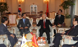 Tổng Bí thư Nguyễn Phú Trọng tiếp đại diện hai dòng họ Lý tại Hàn Quốc. Ảnh: Trí Dũng