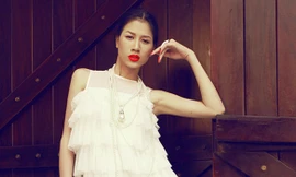 Trang Trần 'vỗ mặt' MC