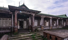 Huyền bí những ngôi nhà hoang trên đỉnh Mẫu Sơn