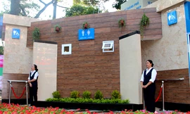 Nhà vệ sinh công công tiêu chuẩn 4-5 sao ở công viên Tao Đàn được đưa vào sử dụng hồi đầu năm nay. Ảnh: Hữu Công/ VnExpress