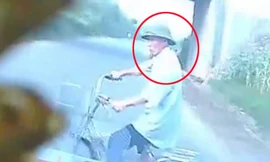 Cụ già tạt đầu ôtô khiến tài xế không kịp trở tay