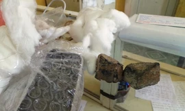 Vụ iPhone 5 biến thành… đá: Bưu điện thỏa thuận đền bù