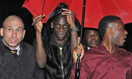 Liverpool thua trận, Balotelli tiệc tùng thâu đêm