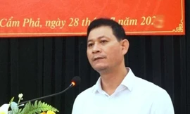 Khai trừ đảng Chủ tịch phường nhận hối lộ