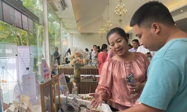 Sản vật địa phương vẫn tiêu thụ chủ yếu qua thương lái