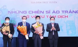 Tọa đàm trực tuyến: Những chiến sĩ áo trắng trở về từ tâm dịch