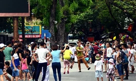 Thành phố Hà Nội yêu cầu quận Hoàn Kiếm tiếp tục chấn chỉnh hoạt động phố đi bộ hồ Hoàn Kiếm và vùng phụ cận
