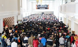 Nghìn người chen nhau nghẹt thở lên đỉnh Fansipan