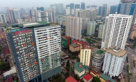 Hạ tầng khu vực nội đô ngày càng quá tải sau 10 năm mở rộng địa giới hành chính - Ảnh: Hoàng Mạnh Thắng