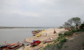 Hà Nội yêu cầu xoá sổ bãi cát “lậu” trong năm 2017