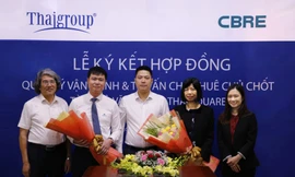 Đại diện Ban lãnh đạo Thaigroup và đại diện Ban lãnh đạo CBRE tại Lễ ký kết hợp đồng