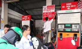 Bộ Tài chính lên tiếng việc giá xăng tăng kỷ lục