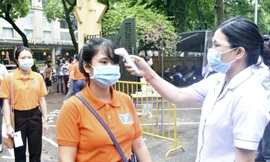 Hà Nội diễn tập phương án phòng chống dịch cho kỳ thi tuyển sinh lớp 10. Ảnh: Hoàng Mạnh Thắng