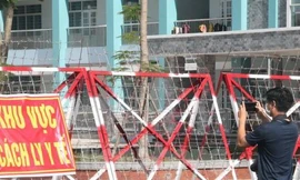 Nhiều nơi ở Bình Dương đang căng sức phòng, chống dịch COVID-19.