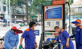 Chính thức giảm 2.000 đồng thuế môi trường với mỗi lít xăng từ 1/4 
