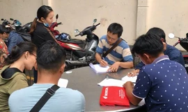 Khách hàng làm đơn tố cáo công ty Alibaba.